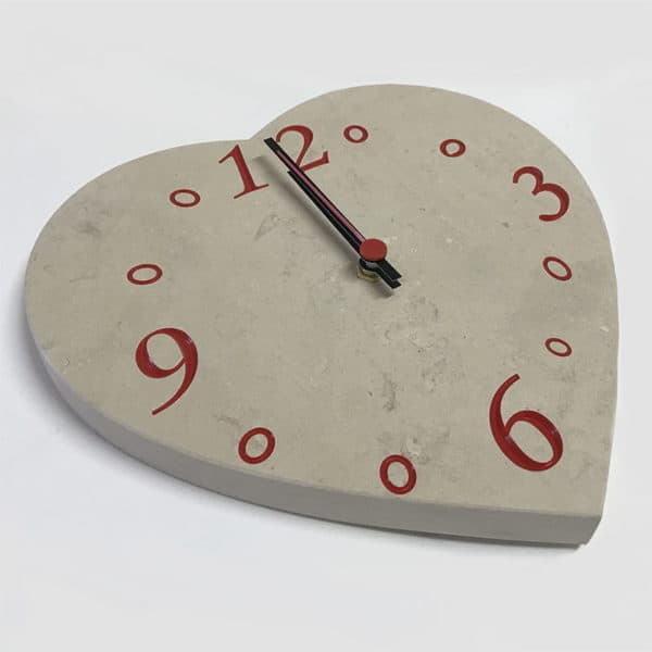Orologio in pietra - forma di cuore